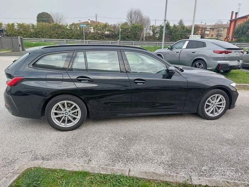 Usata BMW 316 122 CV (89 kW) 2025 Nero Station wagon