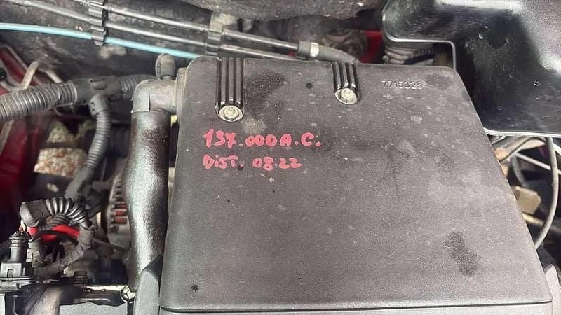Begagnad Fiat Punto 54 HK (39 kW) 1998 Röd Sedan