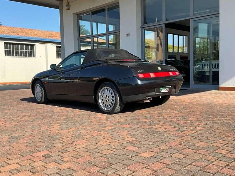 Usata Alfa Romeo Spider Lusso 150 CV (110 kW) 1998 Nero Cabrio