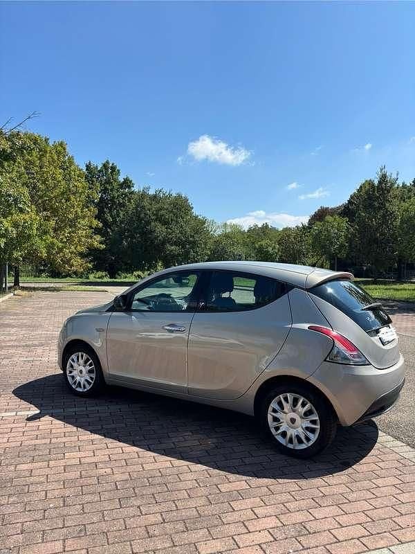 Usata Lancia Ypsilon Silver 80 CV (58 kW) 2011 Bronzo Utilitaria