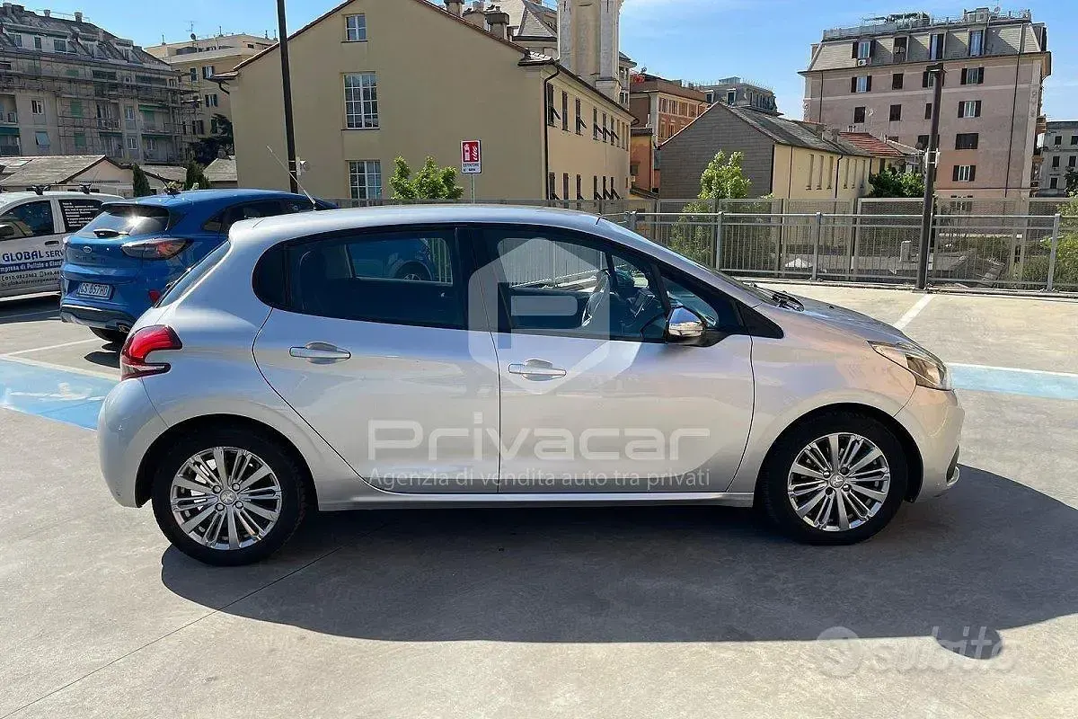 Usata Peugeot 208 Allure 75 CV (55 kW) 2017 Grigio Utilitaria