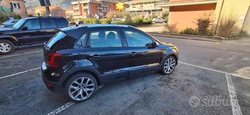 Usata VW Polo Cross 90 CV (66 kW) 2017 Nero Utilitaria