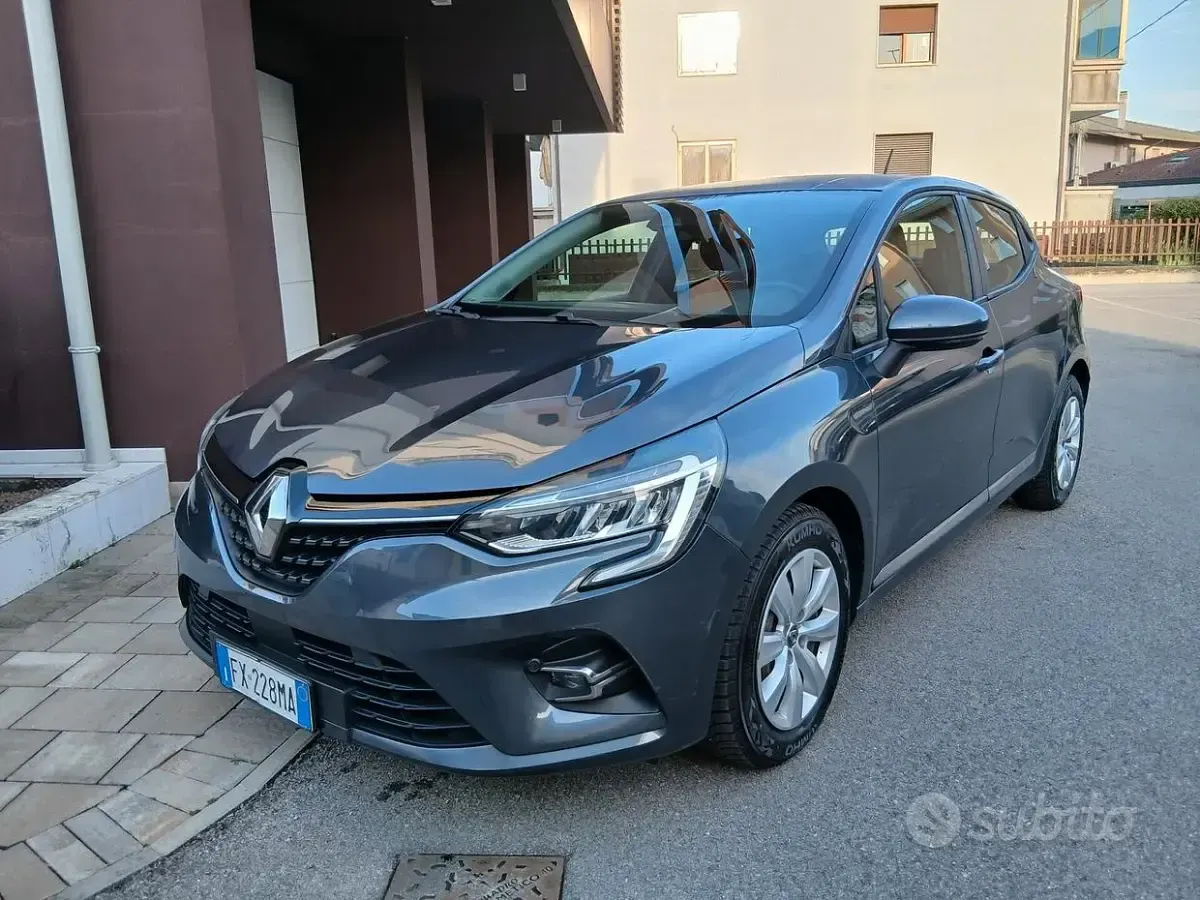 Second-hand Renault Clio IV Zen 101 CP (74 kW) 2019 Gri Berlinǎ