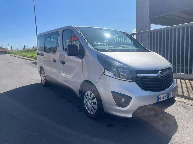 Usata Opel Vivaro S 120 CV (88 kW) 2016 Argento Monovolume