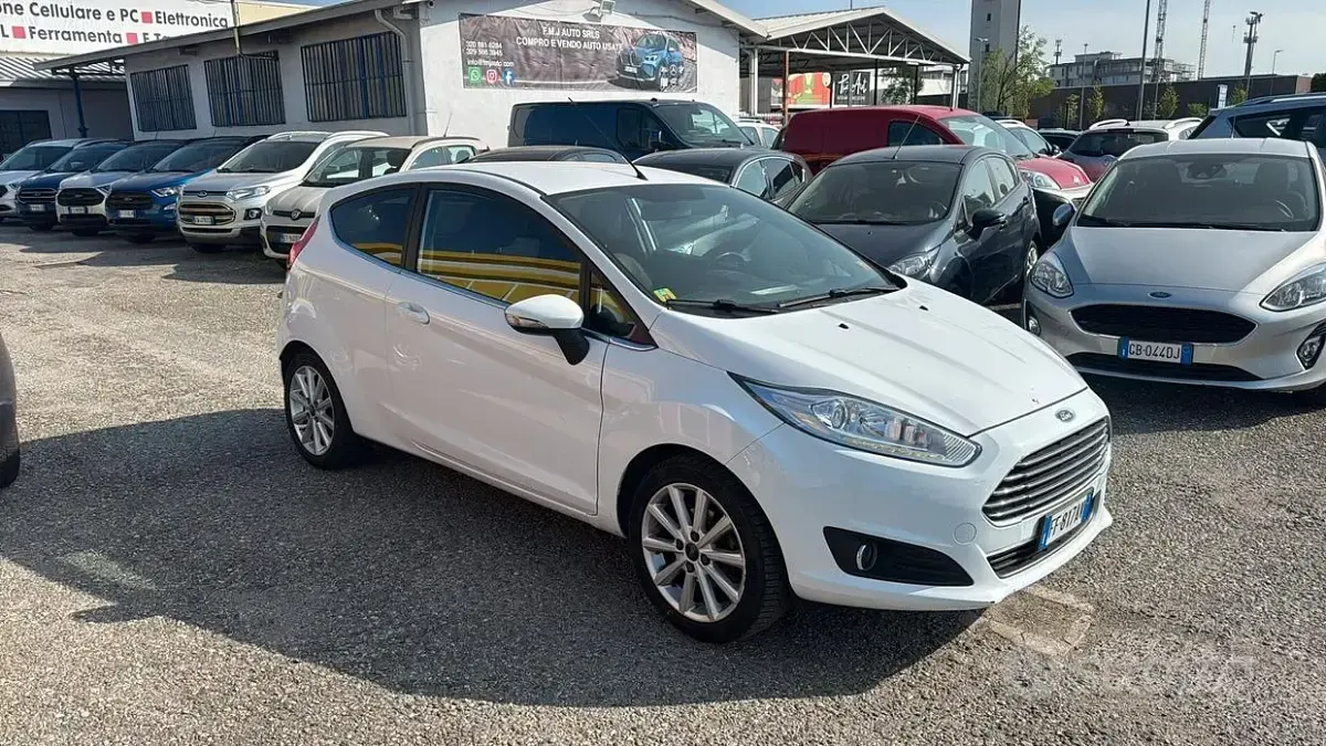 Gebraucht Ford Fiesta ST-Line 95 PS (69 kW) 2016 Weiß Kleinwagen