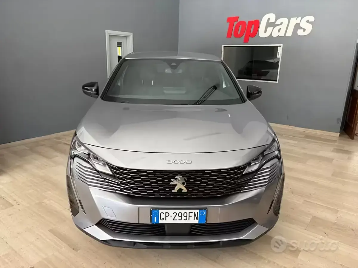 Usata Peugeot 3008 Allure 131 CV (96 kW) 2023 Grigio SUV