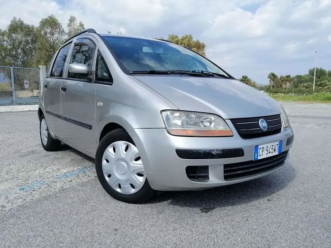 Usata Fiat Idea Active 101 CV (74 kW) 2004 Monovolume