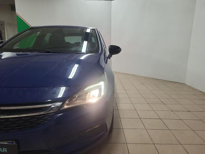 Usata Opel Astra Dynamic 110 CV (80 kW) 2018 Blu Berlina