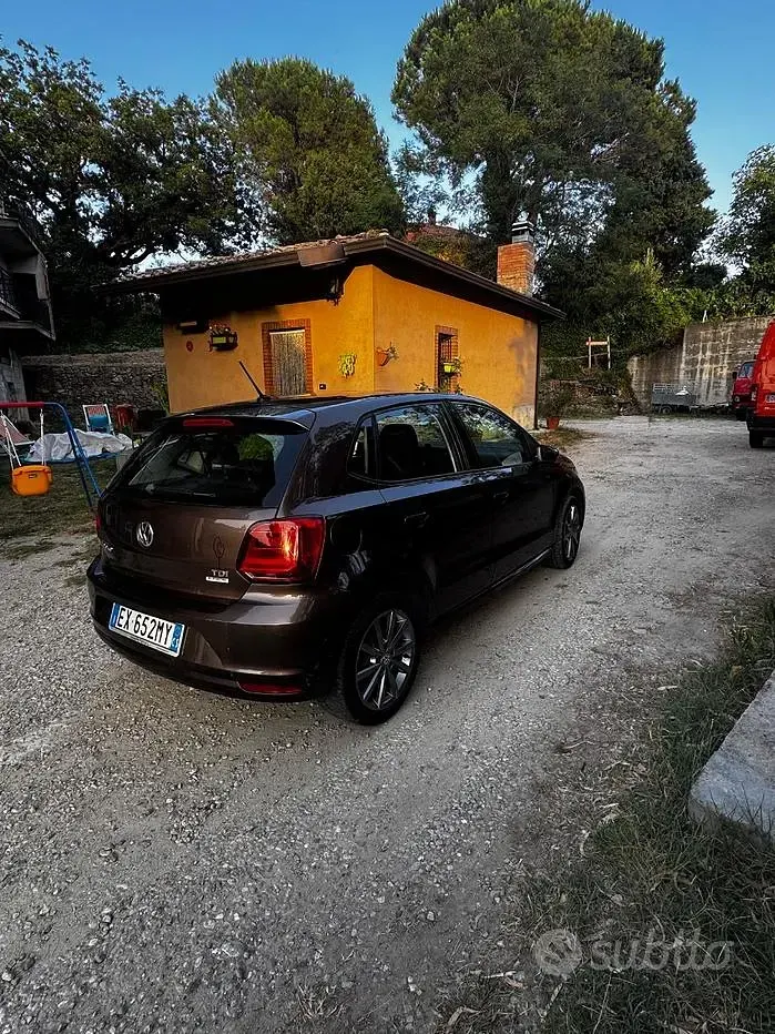 Usata VW Polo 75 CV (55 kW) 2014 Marrone Berlina