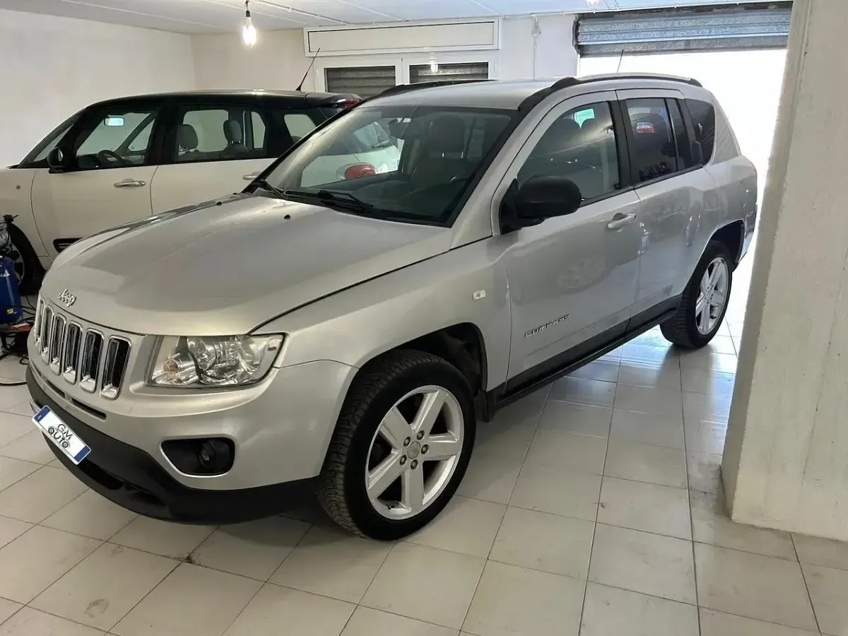 Usata Jeep Compass Limited 163 CV (119 kW) 2011 Argento SUV