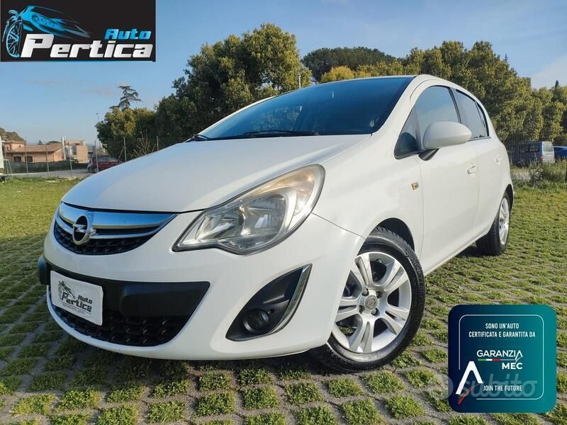 Blu Usata 2011 Opel Corsa Tre volumi | 3500 € (Buon prezzo) - Immagine 1/4