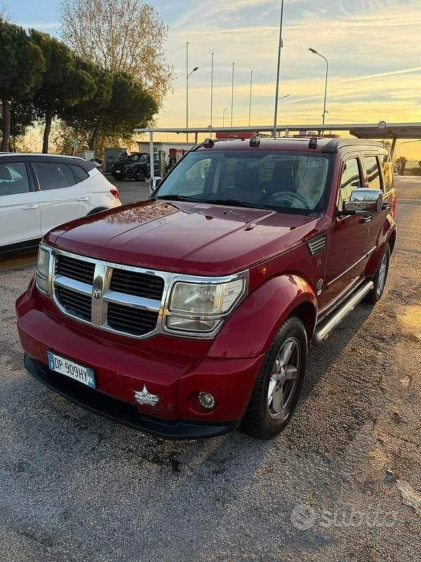 Usata Dodge Nitro 177 CV (130 kW) 2008 Rosso SUV