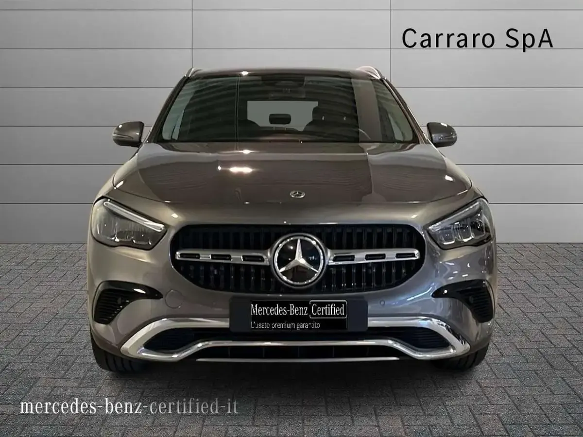 Usata Mercedes GLA200 Advanced Plus 150 CV (110 kW) 2024 Grigio montagna SUV