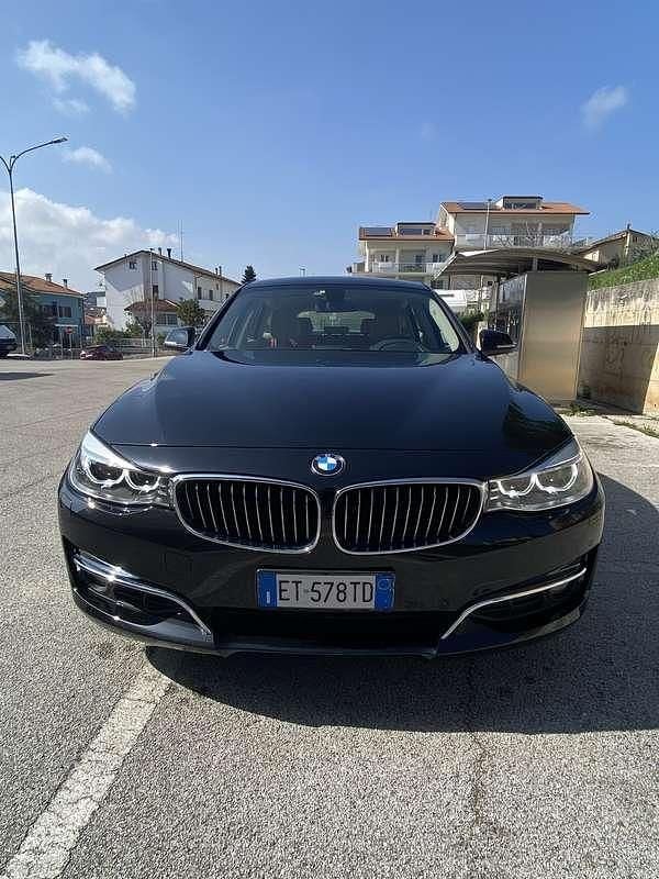 Usata BMW 318 Gran Turismo 143 CV (105 kW) 2013 Nero Berlina