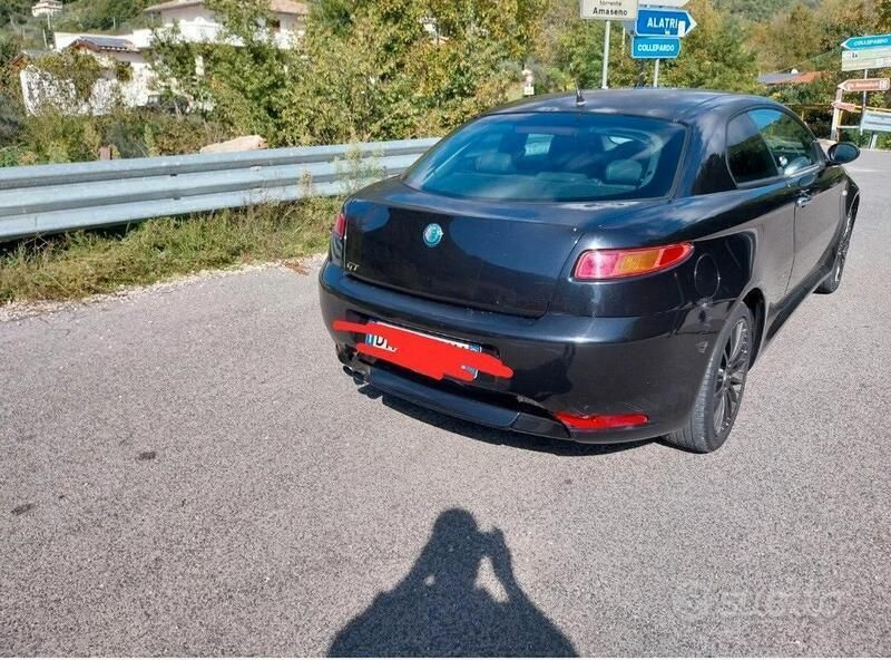 Nero Usata 2009 Alfa Romeo GT Coupé | 3500 € (Buon prezzo) - Immagine 1/4