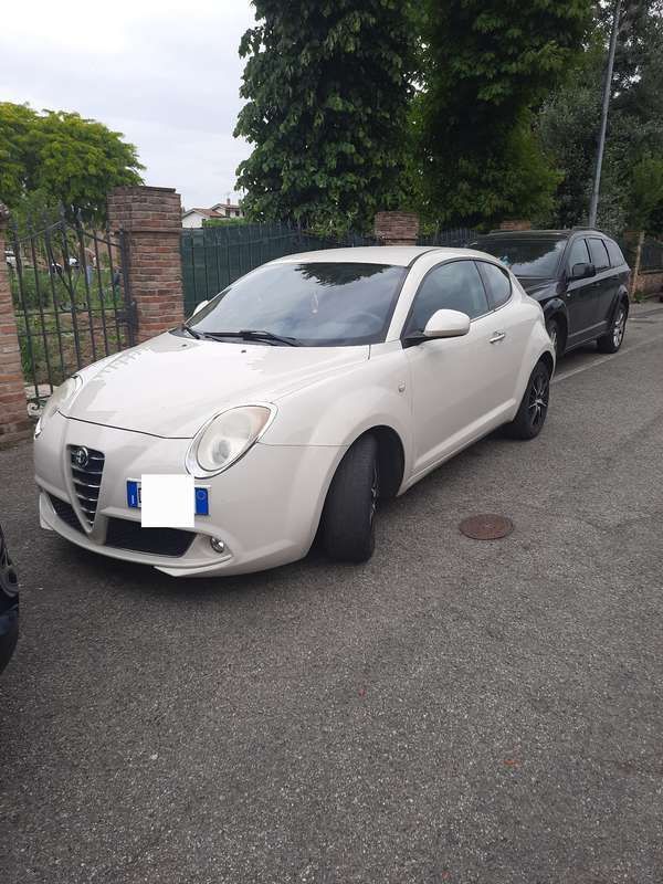 Usata 2010 Alfa Romeo MiTo Distinctive Due volumi | 4800 € (Cara) - Immagine 1/4