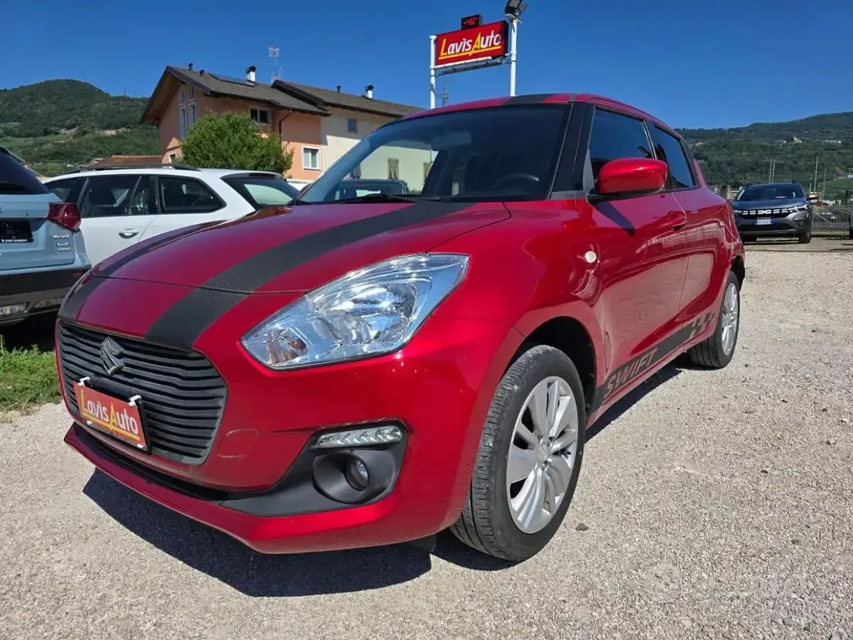 Usata Suzuki Swift 90 CV (66 kW) 2020 Rosso Utilitaria