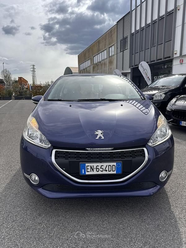 Usata Peugeot 208 82 CV (60 kW) 2012 Blu Utilitaria