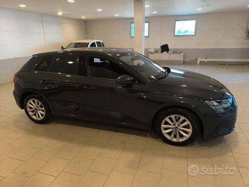 Usata Audi A3 Business 150 CV (110 kW) 2021 Grigio Berlina
