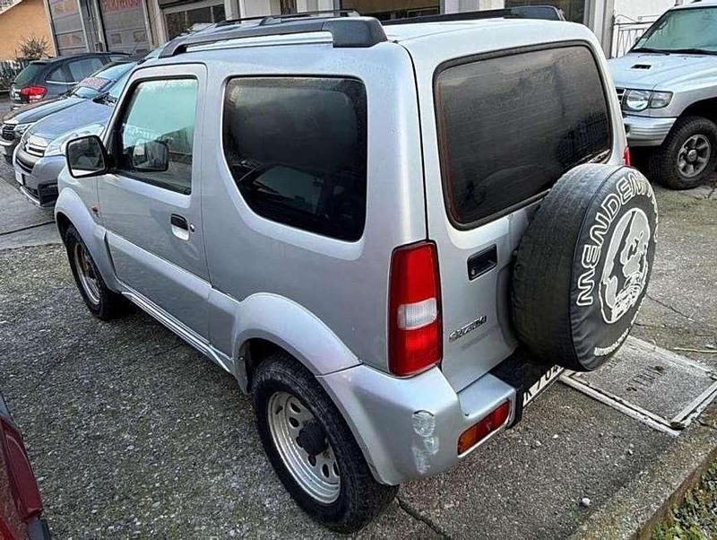 Second-hand Suzuki Jimny 80 CP (58 kW) 2000 Argintiu SUV
