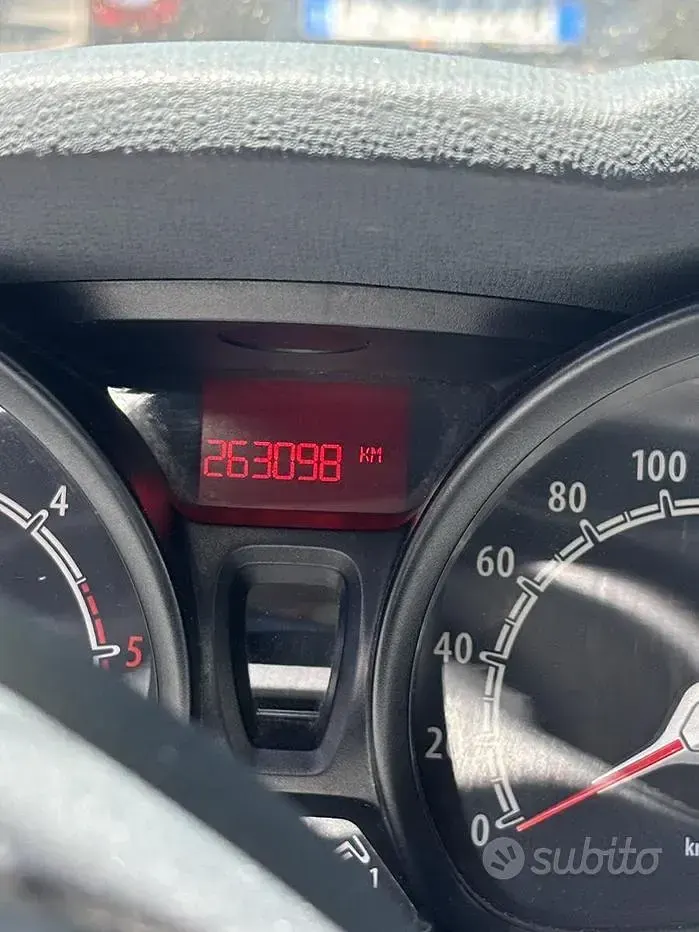 Usata Ford Fiesta 68 CV (50 kW) 2010 Nero Berlina