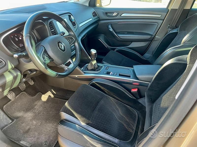 Usata Renault Mégane GrandTour Intens 140 CV (102 kW) 2020 Beige Station wagon