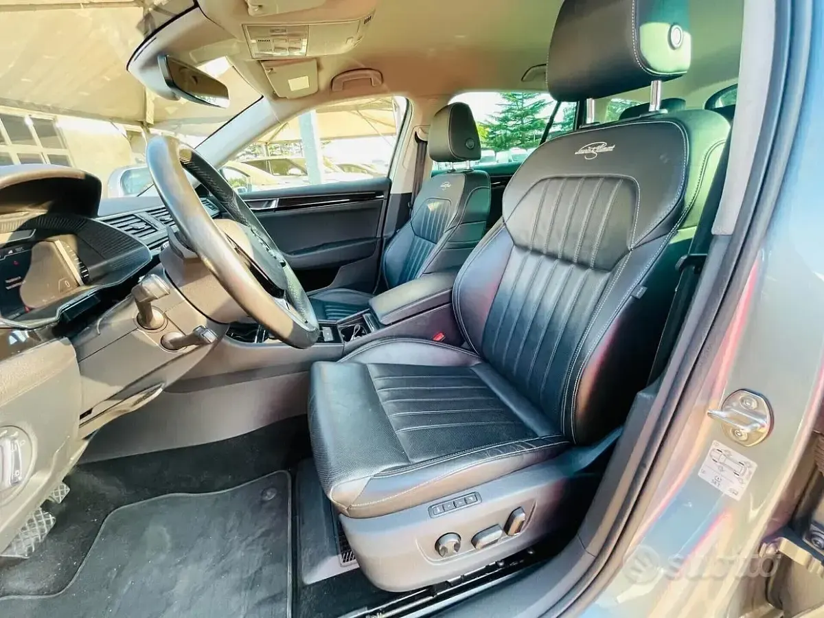 Usata Skoda Superb LAURIN & KLEMENT 190 CV (139 kW) 2020 Grigio Station wagon