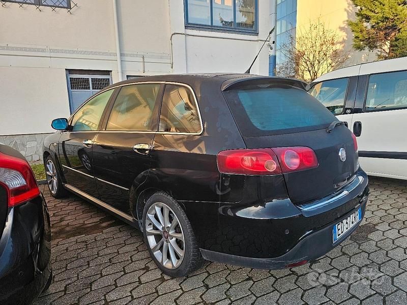 Usata Fiat Croma 150 CV (110 kW) 2008 Nero Station wagon