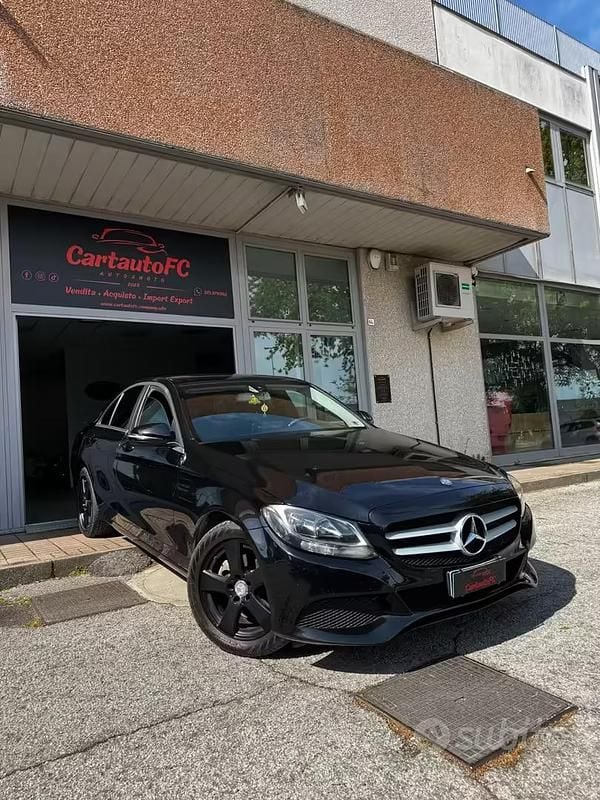 Usata Mercedes C180 116 CV (85 kW) 2016 Nero Berlina