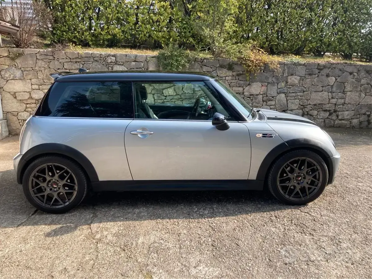 Usata Mini Cooper S 170 CV (125 kW) 2005 Grigio Utilitaria
