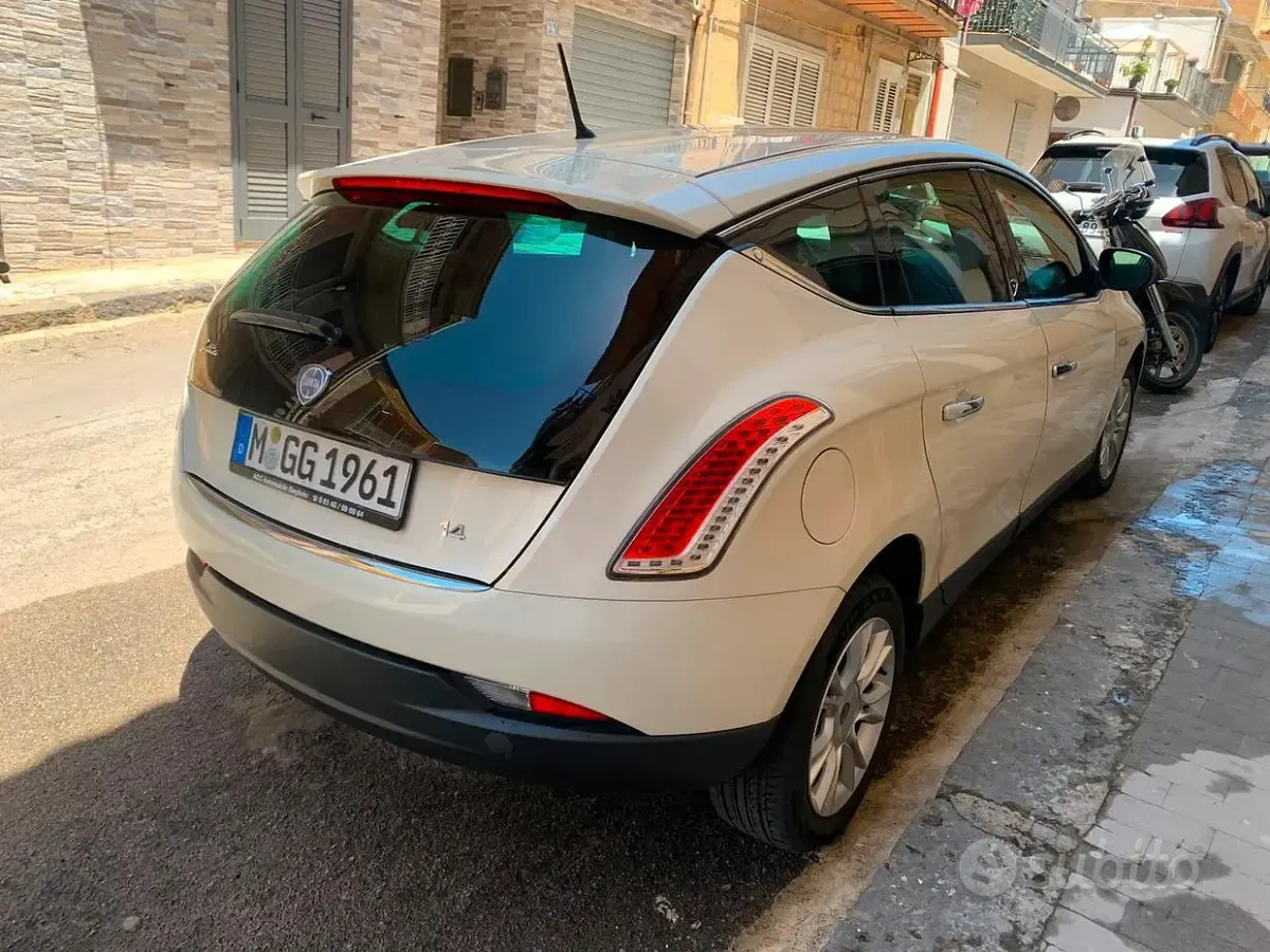 Usata Lancia Delta 140 CV (102 kW) 2009 Bianco Utilitaria