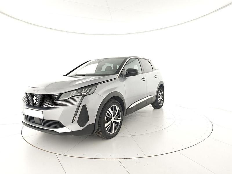 Usata Peugeot 3008 Allure 131 CV (96 kW) 2024 Argento SUV