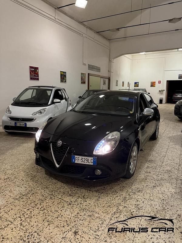 Nero Usata 2016 Alfa Romeo Giulietta Tre volumi | 6500 € (Buon prezzo) - Immagine 1/4