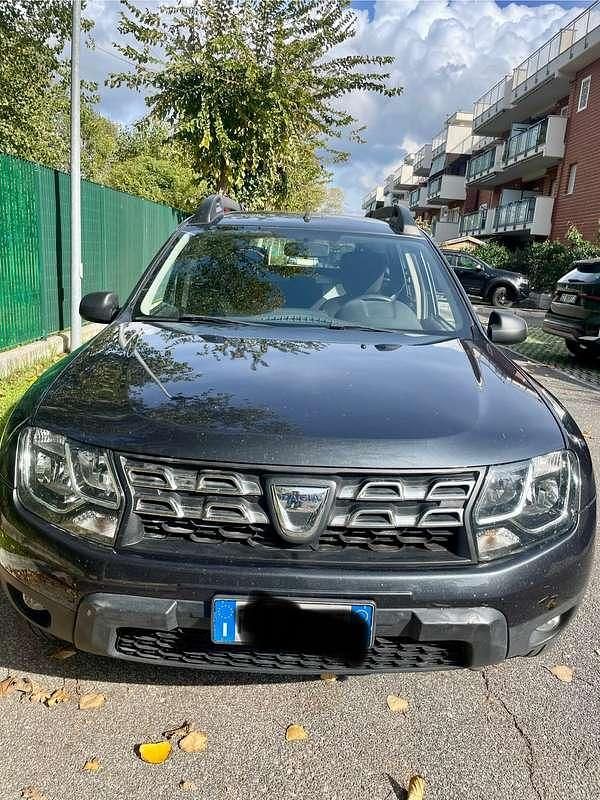 Grigio Usata 2017 Dacia Duster Lauréate SUV | 7500 € (Buon prezzo) - Immagine 1/4