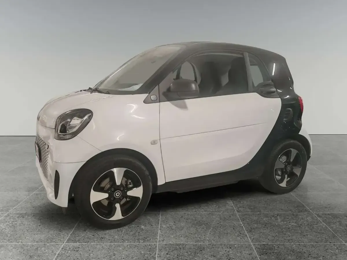 Usata Smart ForTwo Coupé Passion 60 kW (82 CV) 2023 Bianco Utilitaria
