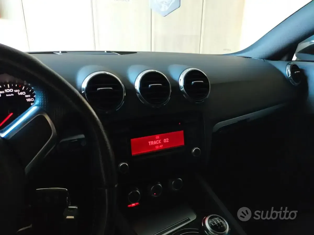 Begagnad Audi TT 170 HK (125 kW) 2011 Svart Sportkupé