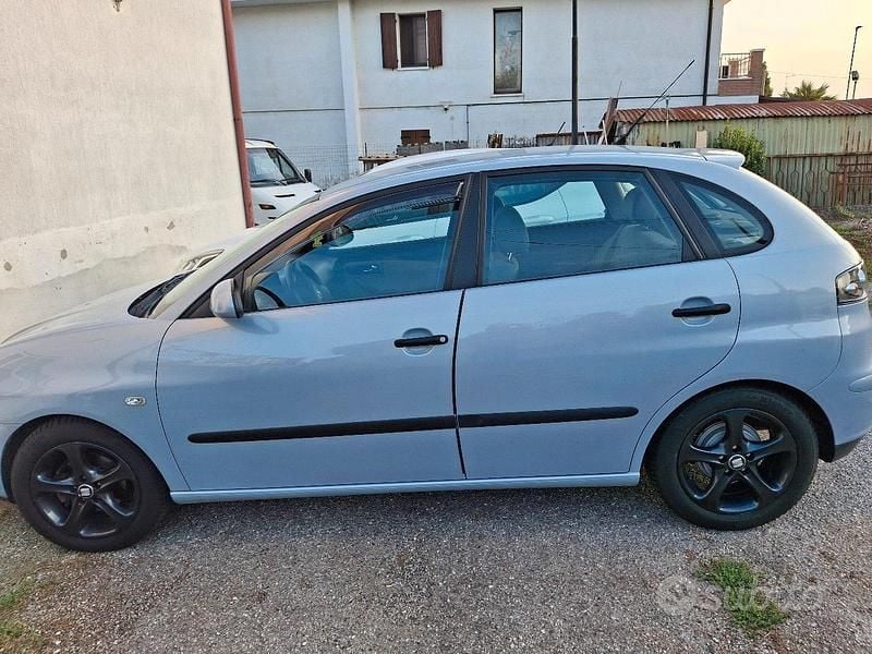 Usata Seat Ibiza 2003 Blu Berlina