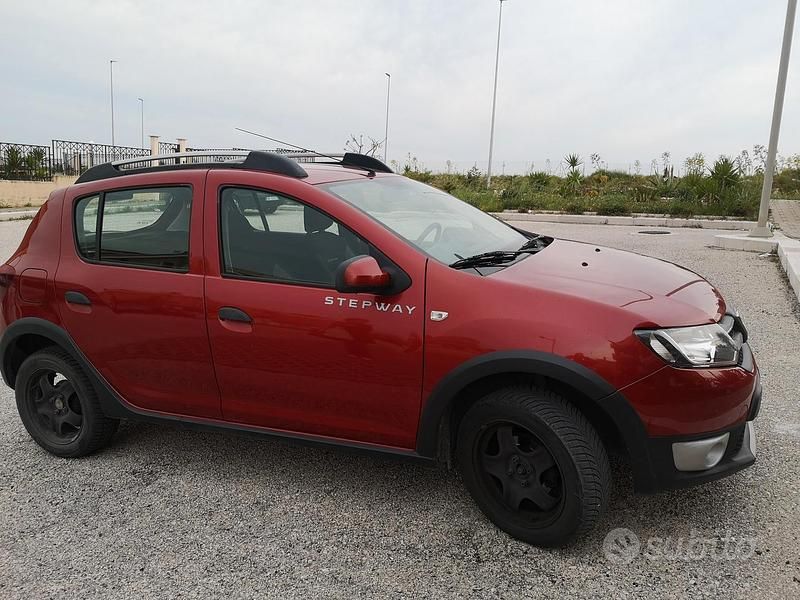 Usata Dacia Sandero Stepway 2013 Rosso Monovolume