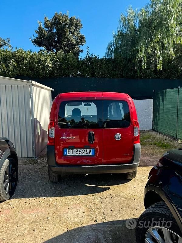 Usata Fiat Fiorino 75 CV (55 kW) 2011 Rosso Monovolume