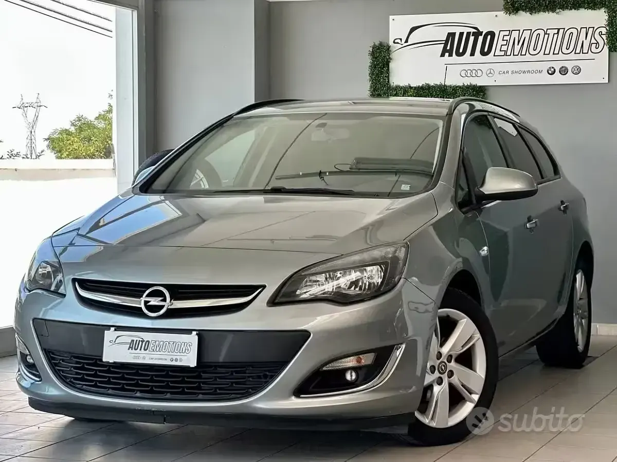 Usata Opel Astra 120 CV (88 kW) 2013 Grigio Station wagon