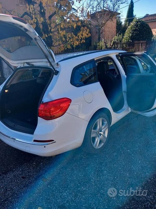 Usata Opel Astra 140 CV (102 kW) 2016 Bianco Station wagon