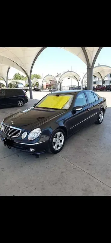 Usata Mercedes E270 Avantgarde 177 CV (130 kW) 2003 Blu/azzurro Berlina