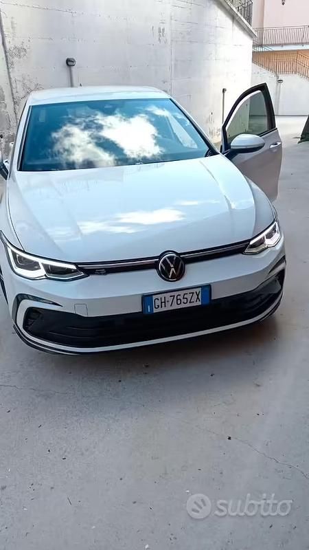 Usata VW Golf VIII R-line 150 CV (110 kW) 2022 Bianco Berlina