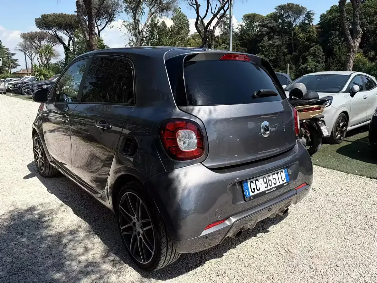 Usata Smart ForFour Brabus 109 CV (80 kW) 2018 Grigio Utilitaria