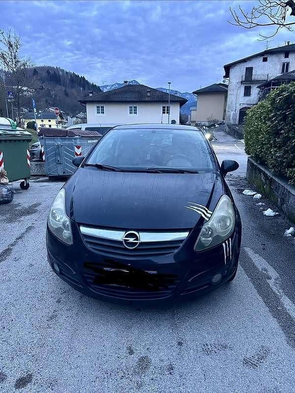 Usata Opel Corsa Club 80 CV (58 kW) 2010 Utilitaria
