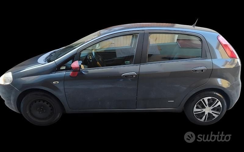 Usata Fiat Grande Punto 77 CV (56 kW) 2008 Grigio Utilitaria