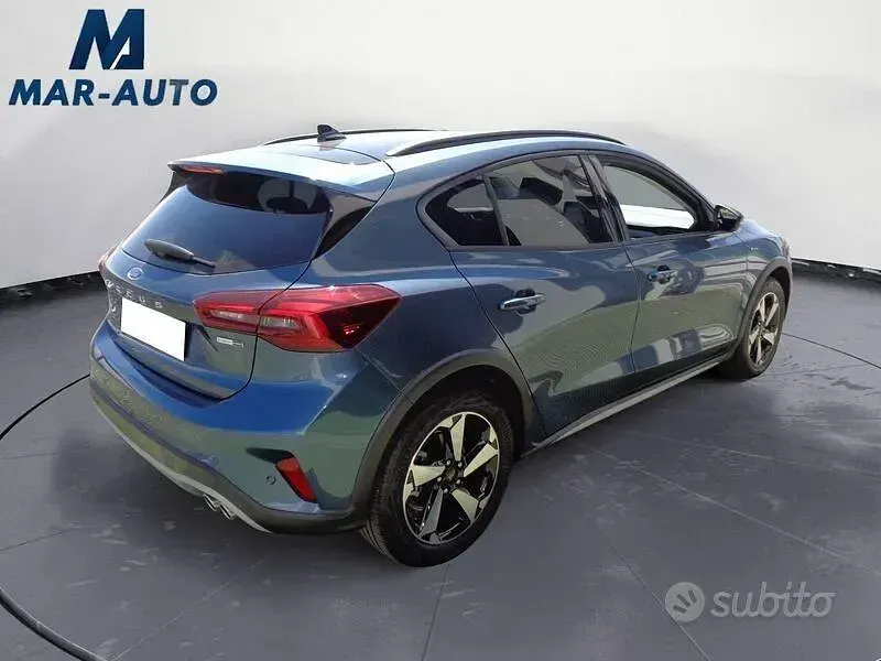 Usata Ford Focus 125 CV (91 kW) 2023 Bluazzurro Berlina