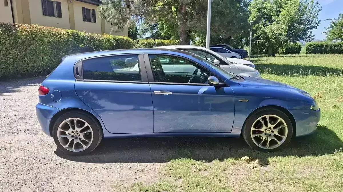 Usata Alfa Romeo 147 150 CV (110 kW) 2007 Bluazzurro Utilitaria