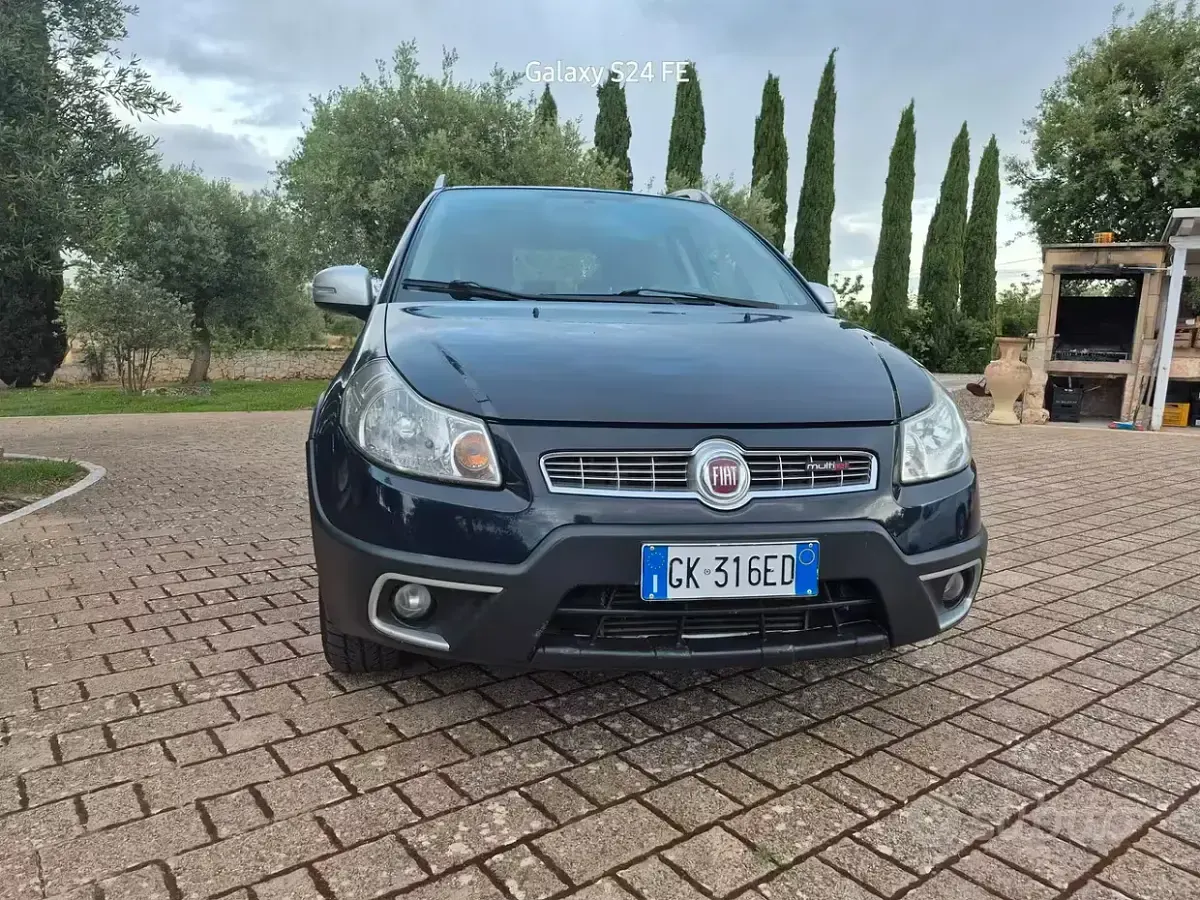 Usata Fiat Sedici Dynamic 135 CV (99 kW) 2013 Bluazzurro SUV
