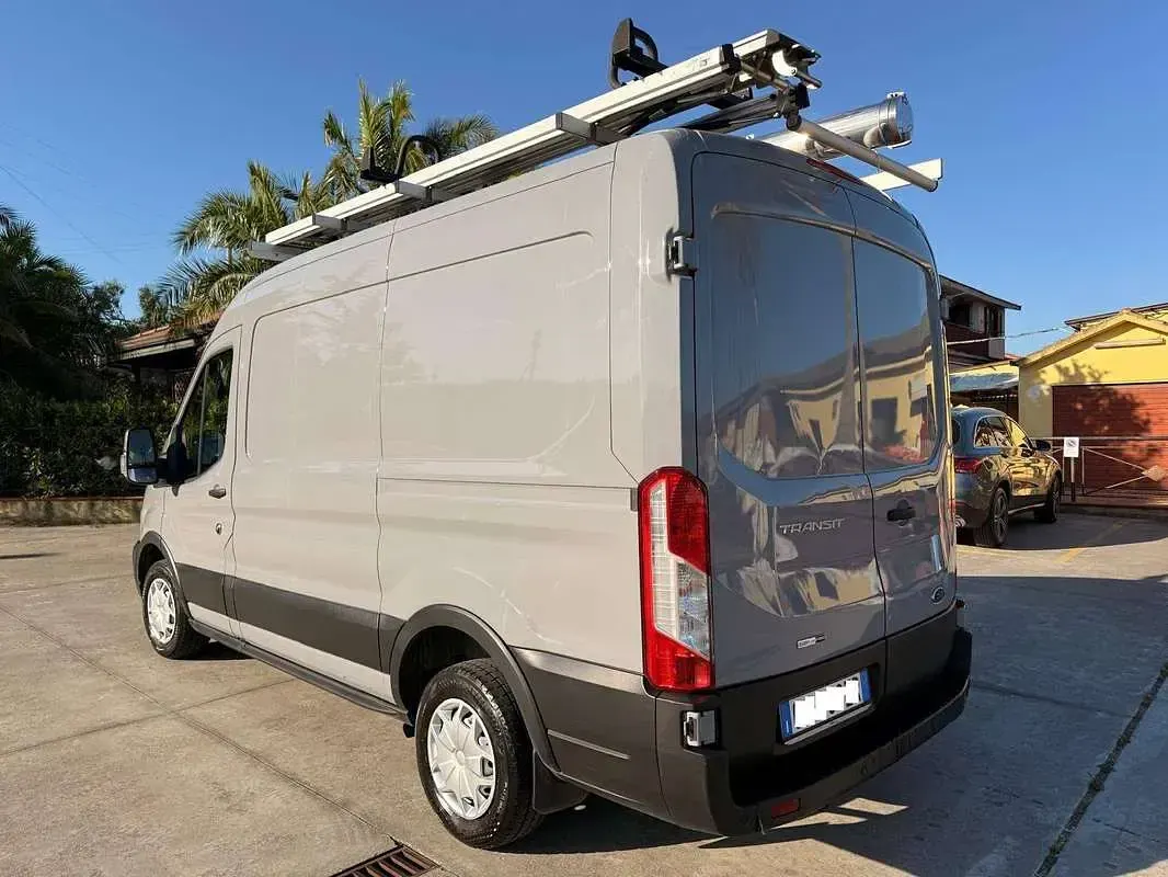 Usata Ford Transit 129 CV (94 kW) 2020 Grigio Furgone